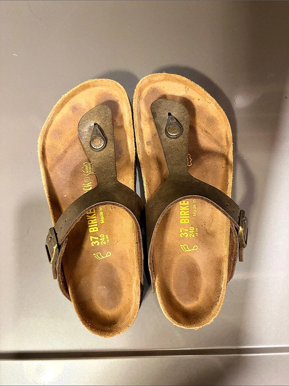 Birkenstock Gizeh Oiled Leather Sandals Brown EU 37